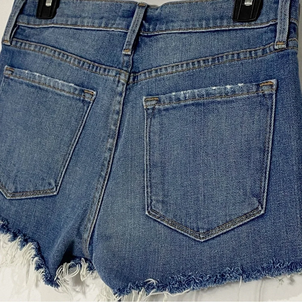 FRAME  Le Cutoff Valle Tulip Hem Denim Shorts